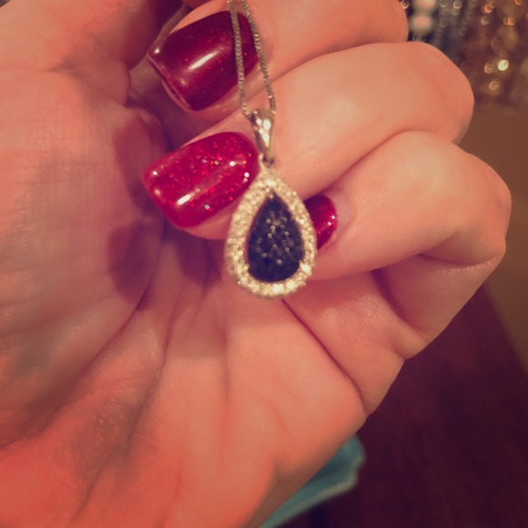 10k gold necklace w/teardrop pendant - Picture 1 of 6